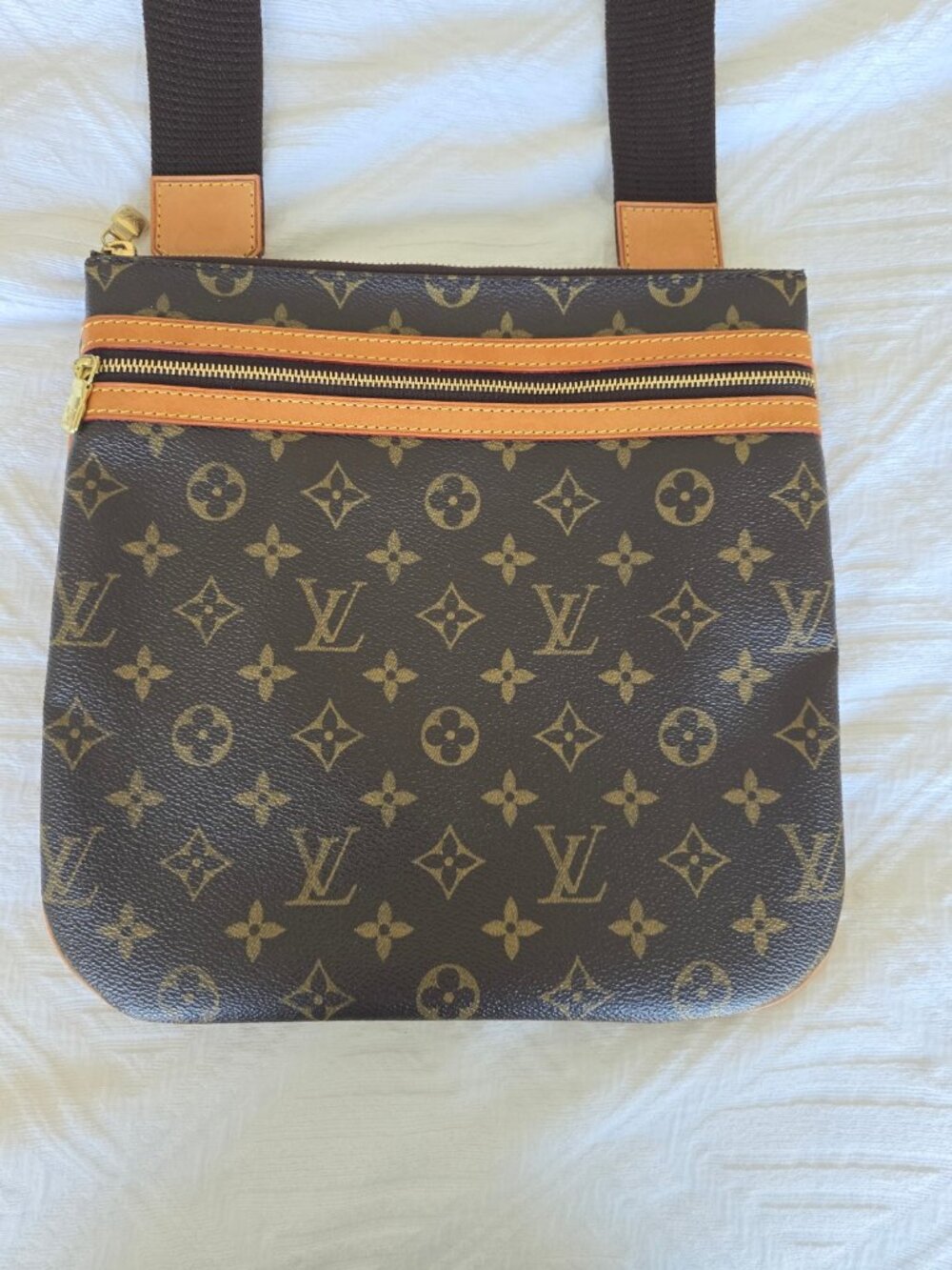 2006 Louis Vuitton M40044 Pochette Bosphore Monogram Crossbody